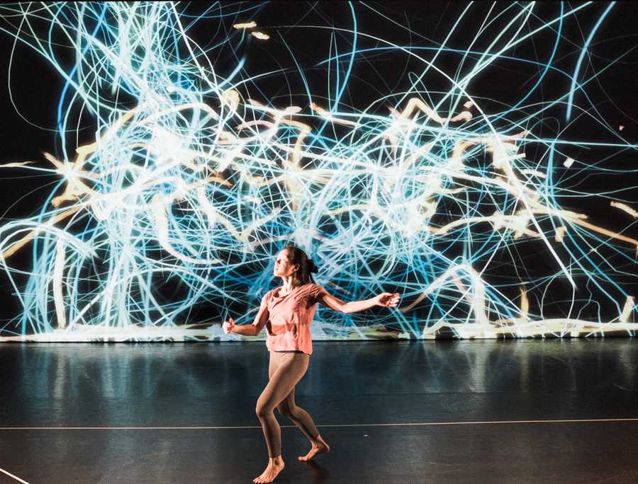 1 This Floating World Jan Lee performing at The Place London 1 Photographer Tadeo Sendon