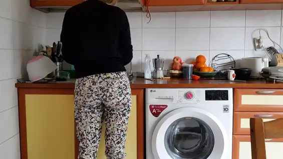 Tim-Murray-Browne-Adi-in-the-kitchen-still